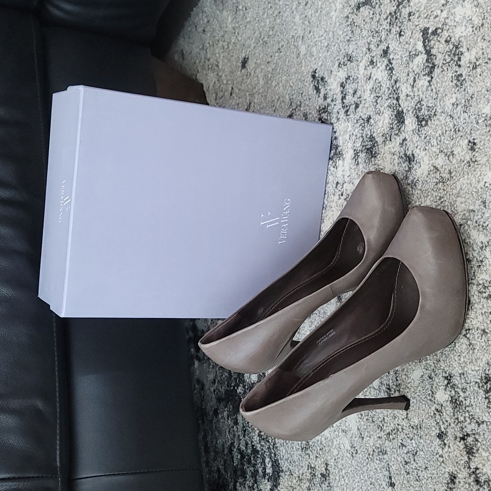 Vera Wang raquel granite heels 9
